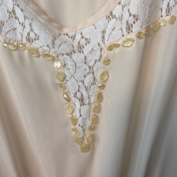 Fabiola Sleeveless cream tank top blouse - Picture 6 of 11